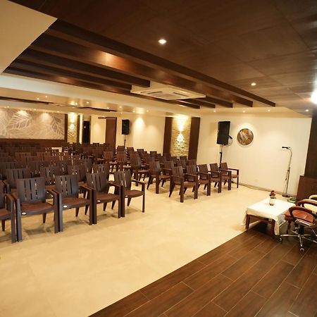 Hotel Sri Ambal Grand Virudunagar Exterior foto
