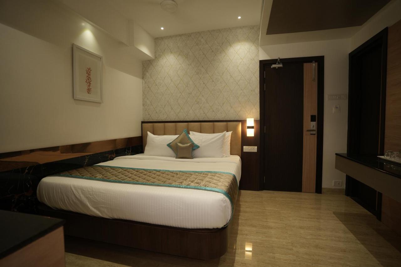 Hotel Sri Ambal Grand Virudunagar Exterior foto