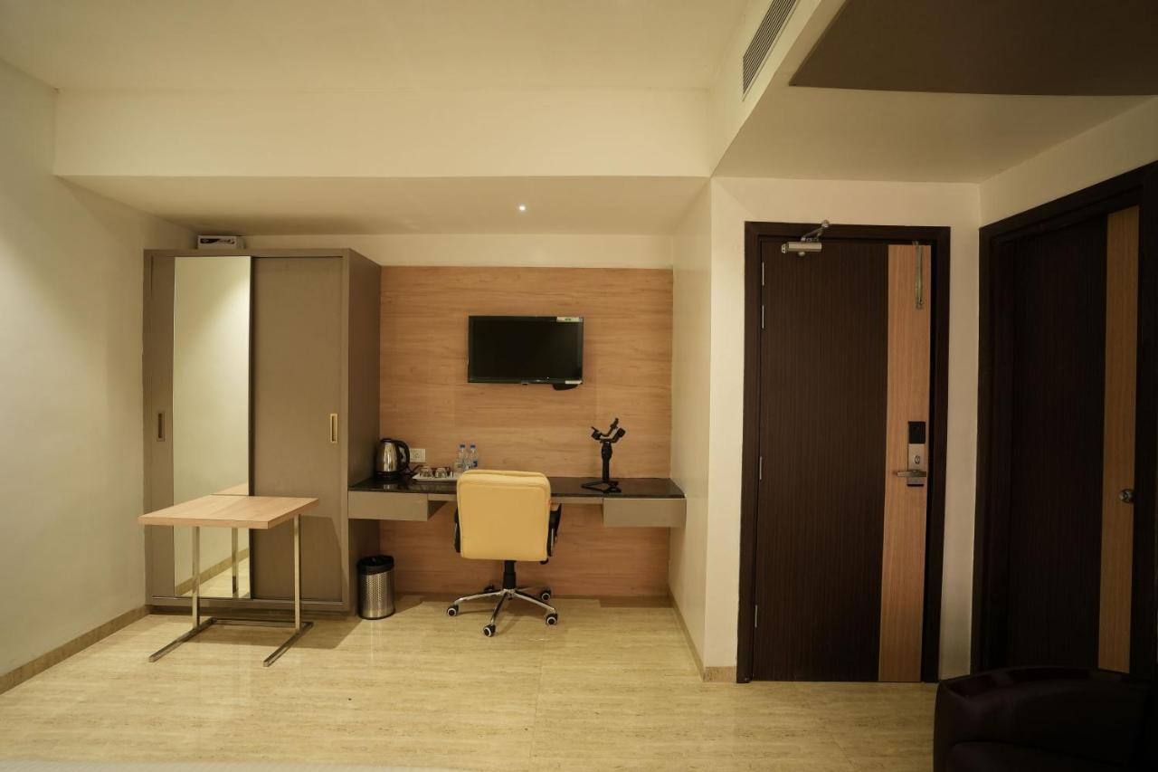 Hotel Sri Ambal Grand Virudunagar Exterior foto
